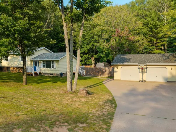 48 Sandwood Dr, Marquette, MI 49855