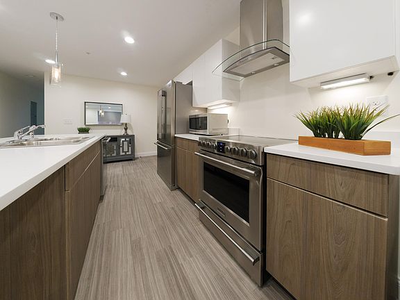 3rd image of 189 Angell St Unit 2C