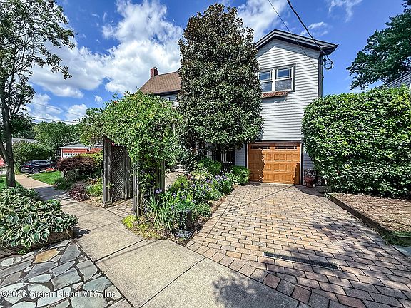 2nd image of 121 Windermere Rd