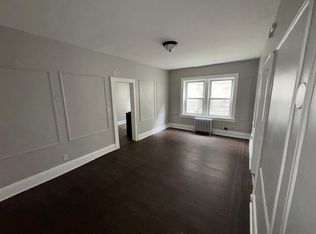 234 Walnut St #4L, Roselle, NJ 07203