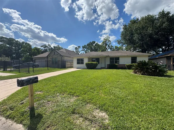 7305 Yoe St, Houston, TX 77016