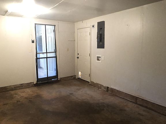 4th image of 2636 Manchester Dr