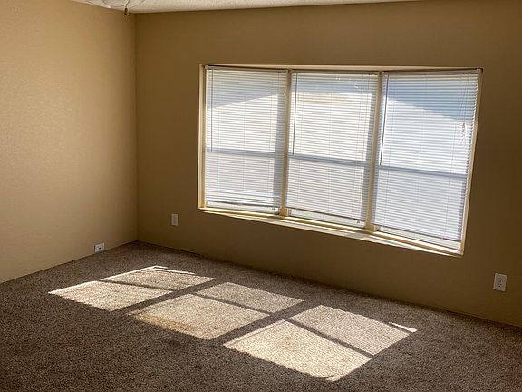 4th image of 900 Stewart St Trlr 5