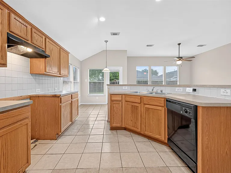 17230 Hollow Sands Ct — Photo 13