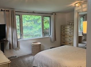 102 Blackwood Ln, Stamford, CT 06903