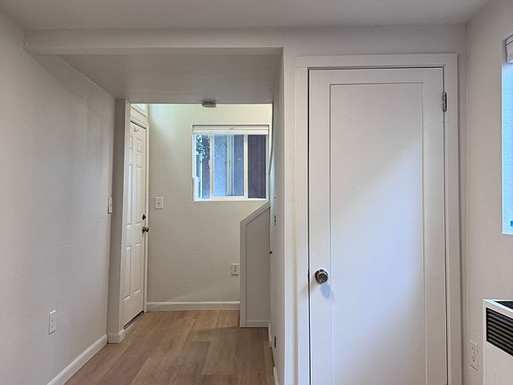 4th image of 2912 Newbury St #D