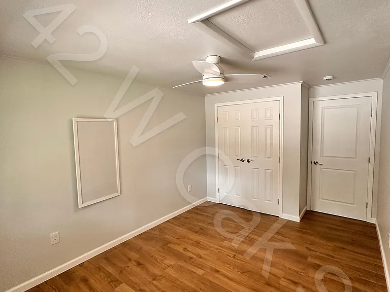 42 W Oak St — Photo 12