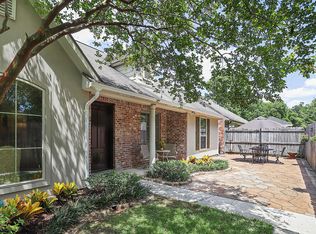 8666 E Cypress Point Ct, Baton Rouge, LA 70809