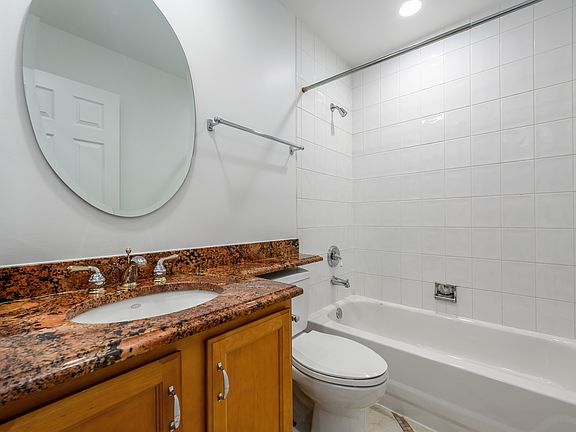 5th image of 54 W 15th St