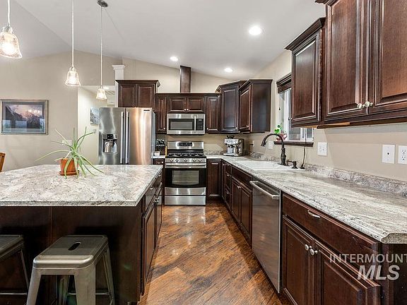 5th image of 3307 18th St
