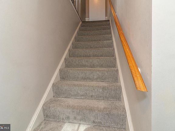 3rd image of 7550 Emerald Dr