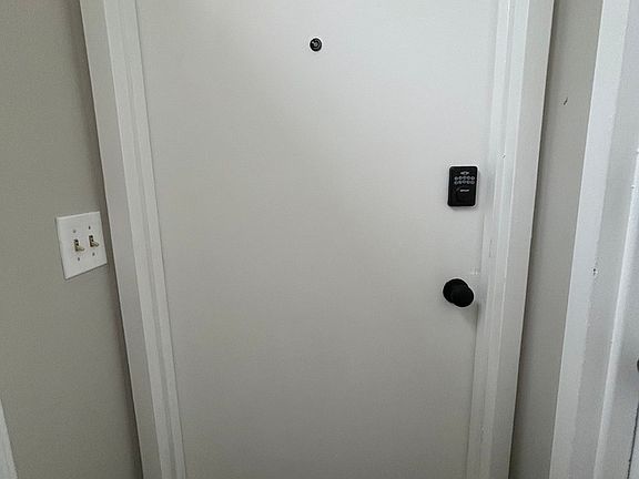 4th image of 610 N Arlington Ave #A