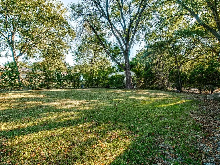 525 Harvard Dr — Photo 18