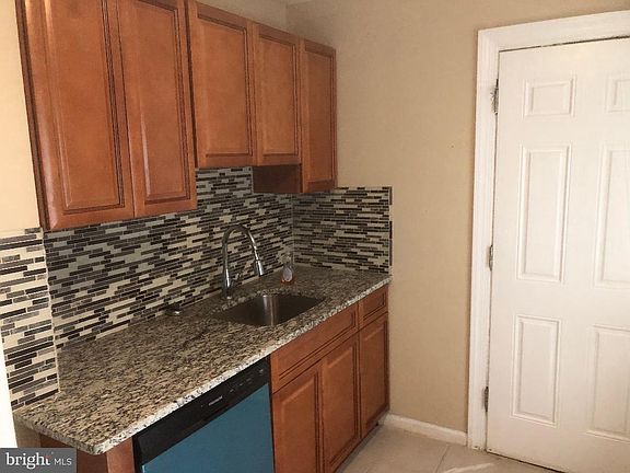 4th image of 29 Denham Ave