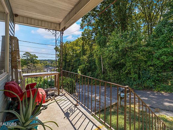 4th image of 1201 Karnes Ave