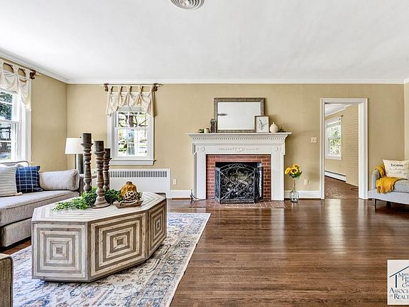 5th image of 719 Beechnut Ln