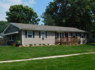 205 E Stone St, Sturgeon, MO 65284