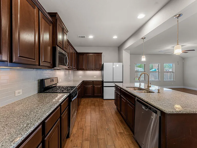 1104 Chad Dr — Photo 11