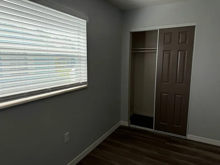 Manatee Bay Apartments — Photo 57