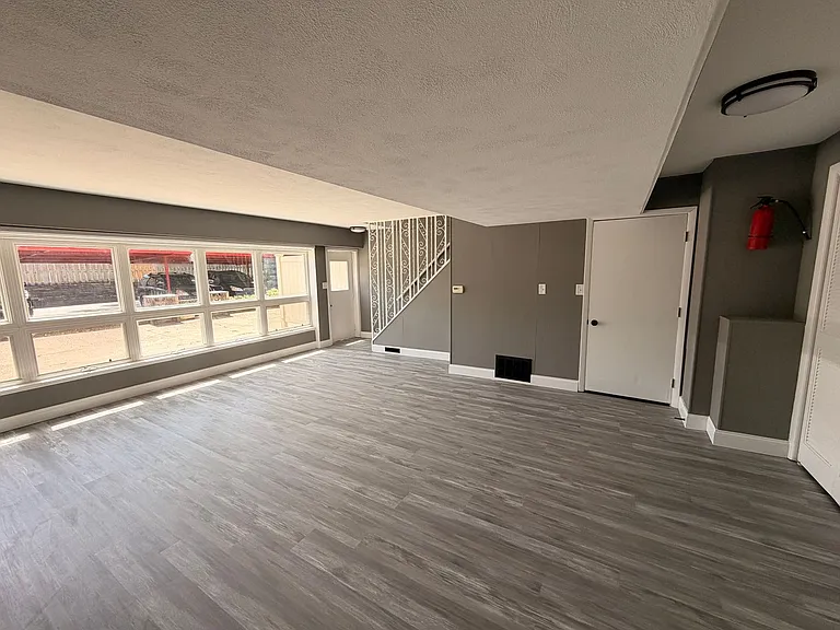 3615 Kennedy Dr — Photo 12