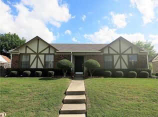 410 Creekmeadow Ln, Lewisville, TX 75067