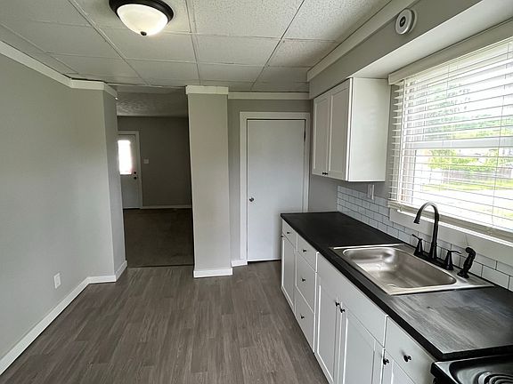 4th image of 272 N Main St