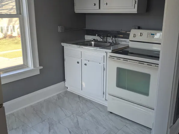 210 W Jackson Ave #3, Indianola, IA 50125