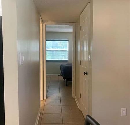 5th image of 2319 Tamarind Dr APT 101