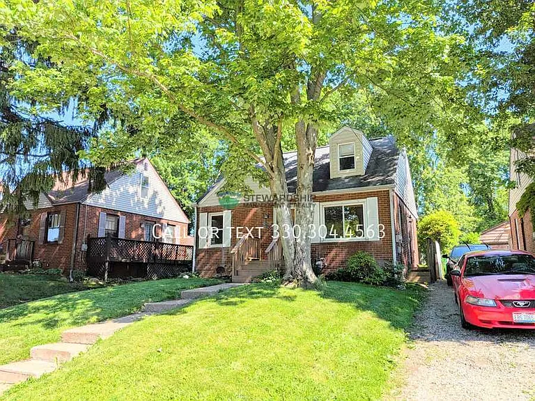 1512 Forest Ave SE — Photo 3
