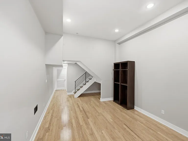 2313 Ellsworth St — Photo 32