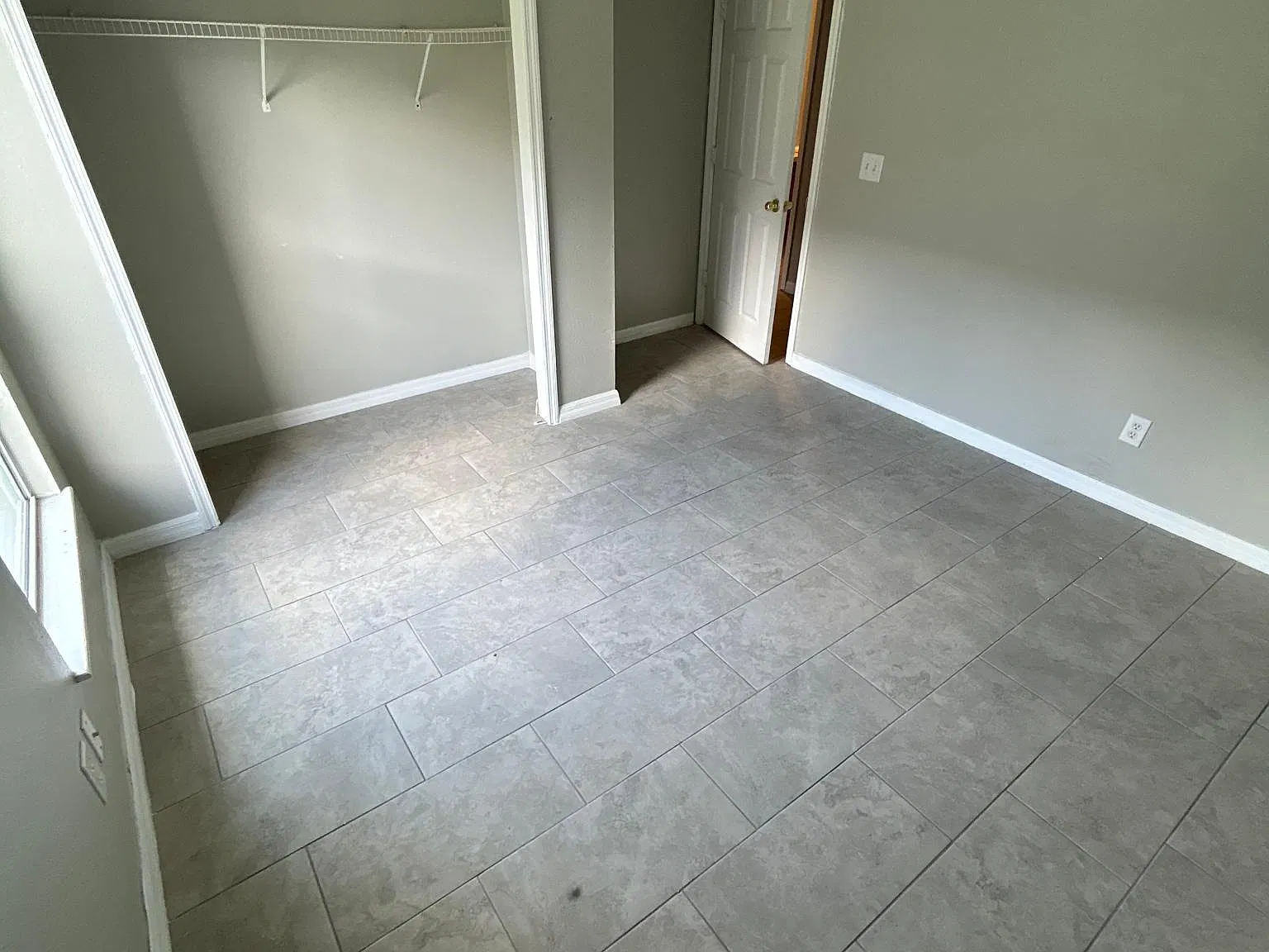 3 bed, 1810 sqft, $2,050 — Photo 2