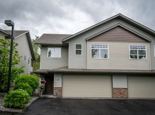 2046 Robson Pl #4, Kamloops, BC V2E0A5
