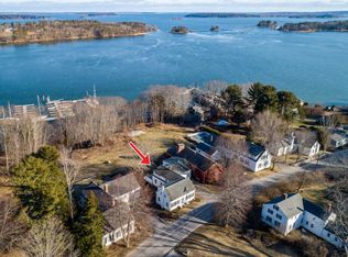 7 Harraseeket Rd, Freeport, ME 04032