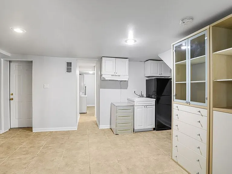 306 R St NW — Photo 27