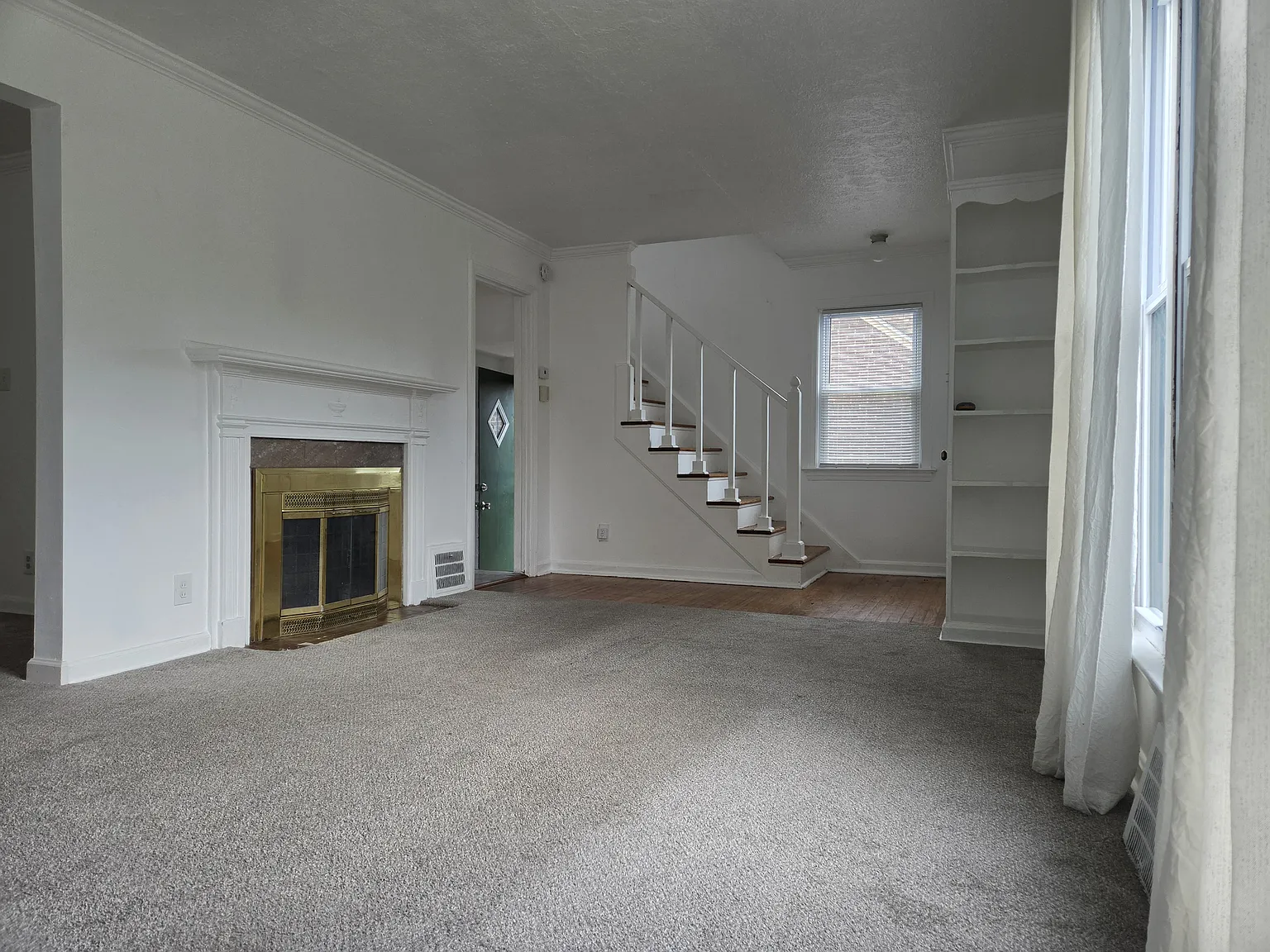3 bed, 1198 sqft, $1,550 — Photo 2
