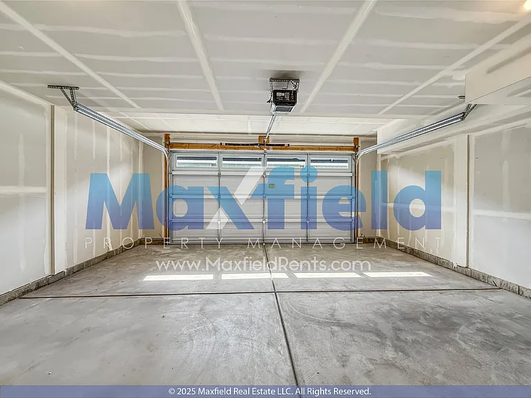 1376 Meadow Ln — Photo 18