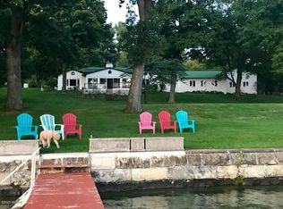 4024 E Gull Lake Dr, Hickory Corners, MI 49060