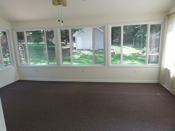 3rd image of 7117 Cedar Hill Dr