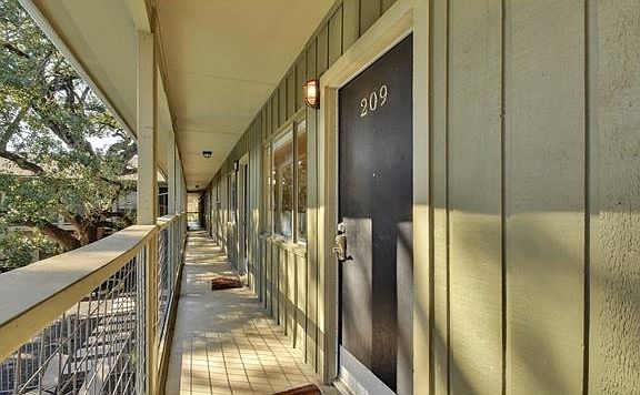 2nd image of 2303 E Side Dr APT 209