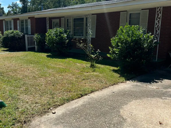 209 Peterson Ln, Manning, SC 29102