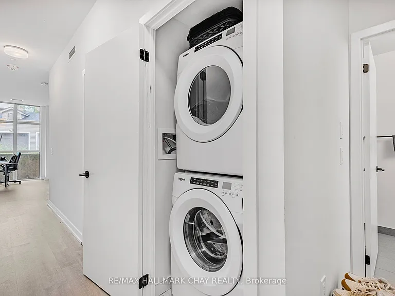 2300 Saint Clair Ave W #110 — Photo 11