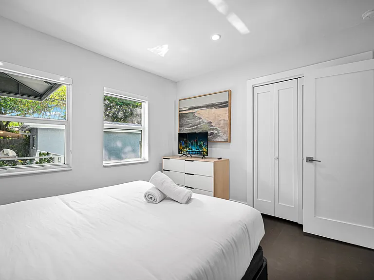 150 NE 50th Ter — Photo 30