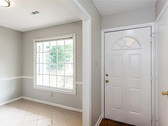 3rd image of 1676 Winchester Way