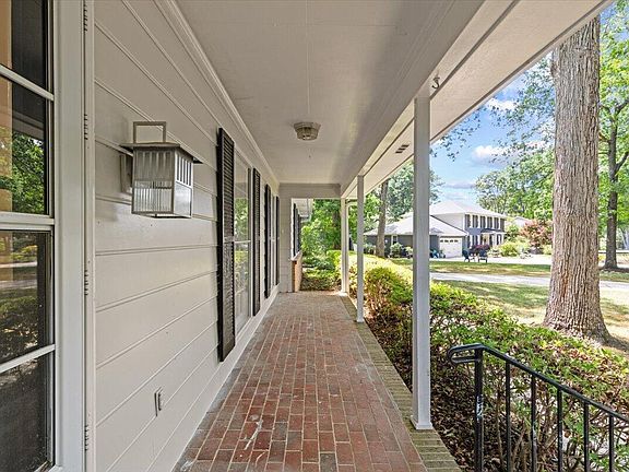 3rd image of 8501 Shadow Wood Pl