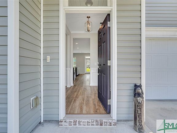3rd image of 8 Chimney Court