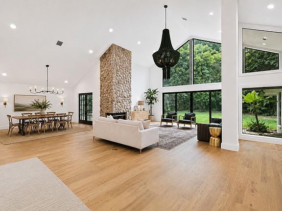 2nd image of 3235 Hyde Circle