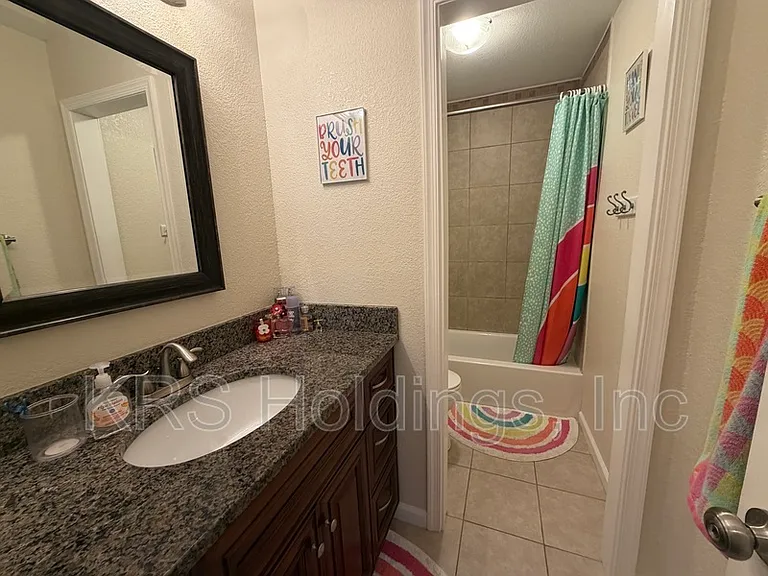 5748 Burrell Ave — Photo 15