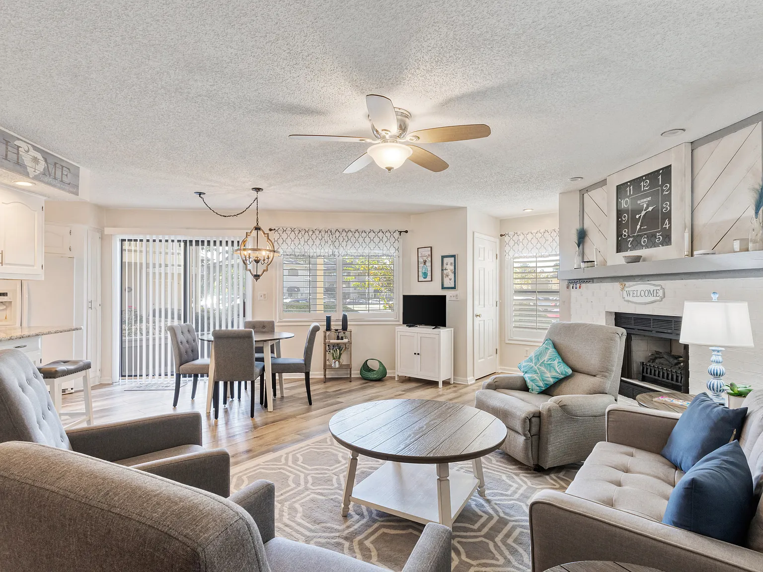 2 bed, 1325 sqft, $1,700 — Photo 4