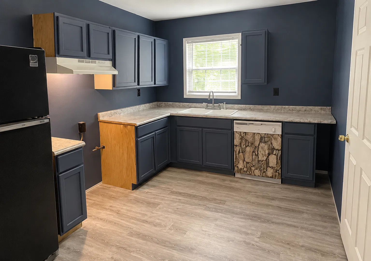 Section 8 Friendly - Spacious 4 Bedroom Home — Photo 4