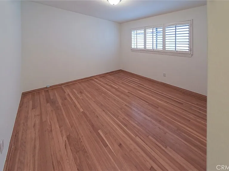 5939 Graves Ave — Photo 15